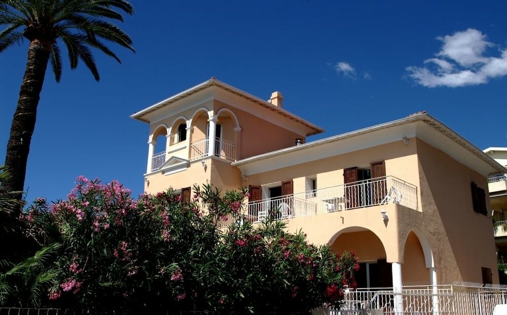 Фото Reine D'Azur Hotel