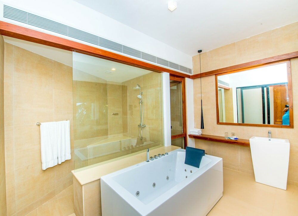 Фото Goldi Sands Hotel