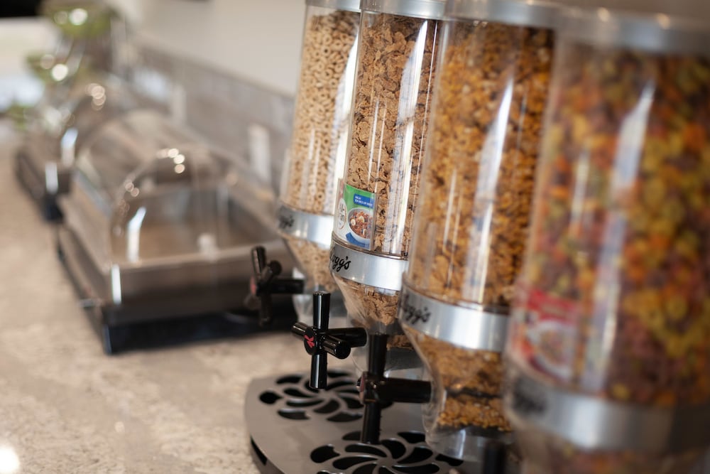 Фото Amsterdam Inn & Suites Moncton