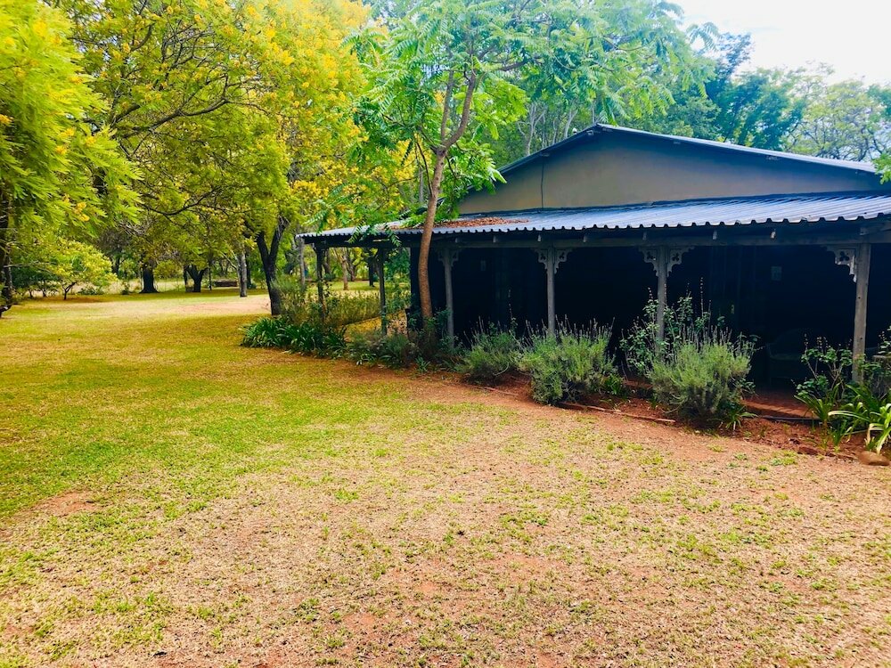 Фото Shangri-La Country Hotel