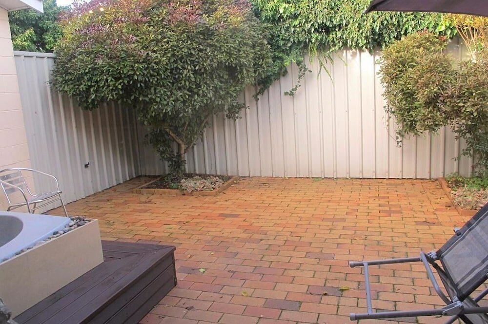 Фото Ann's Volcanic Rotorua Motel and Serviced Apartments