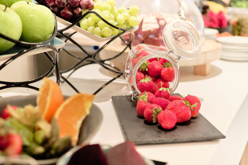 Фото Hotel Marina Badalona