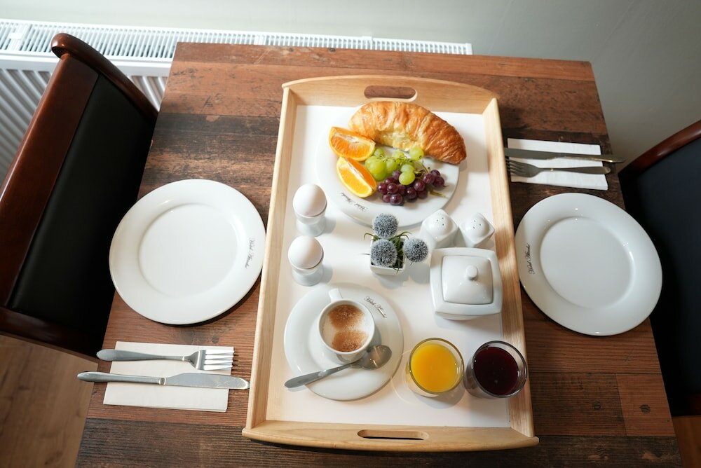 Фото Hotel Attaché