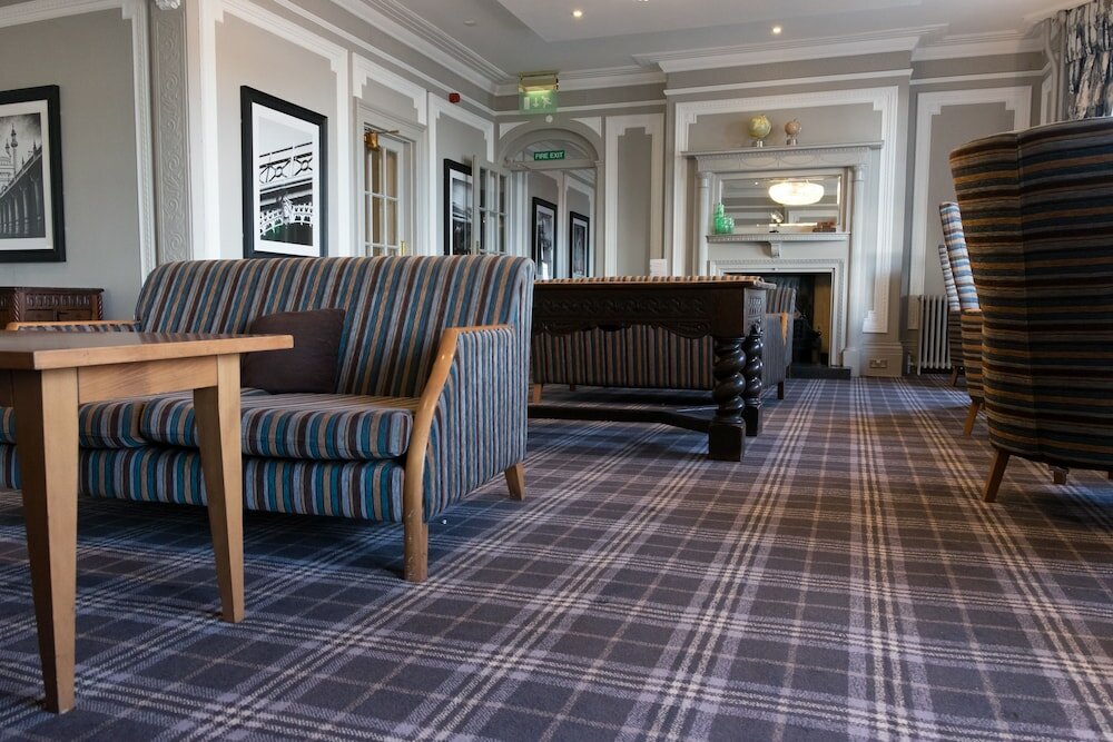 Фото The Old Ship Hotel