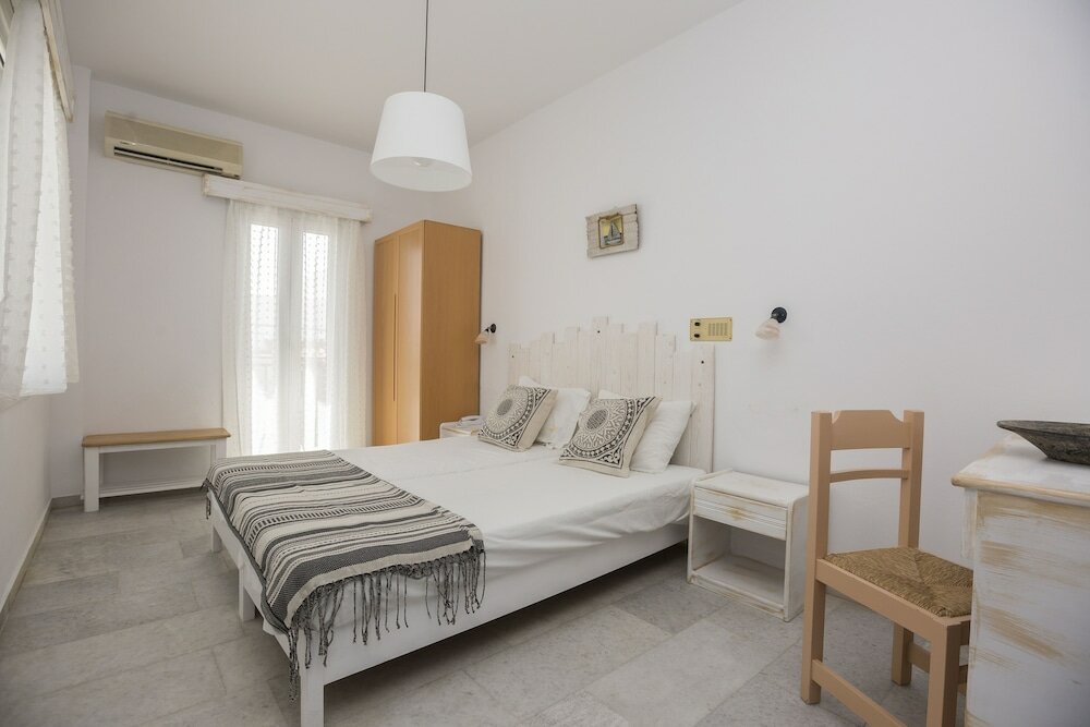 Фото Artemis Hotel