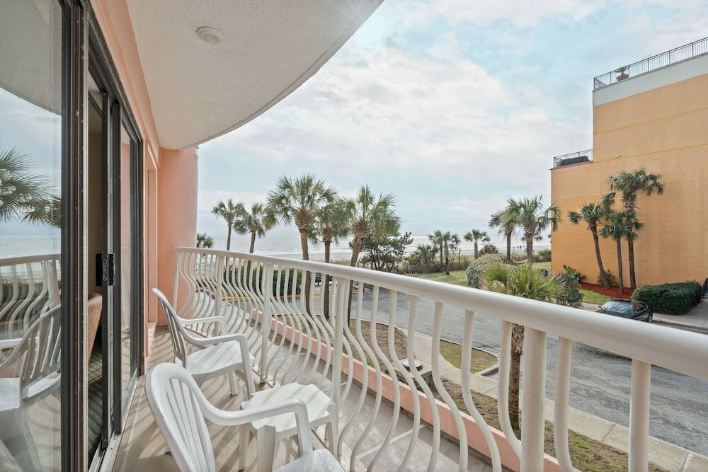 Фото The Caravelle Resort