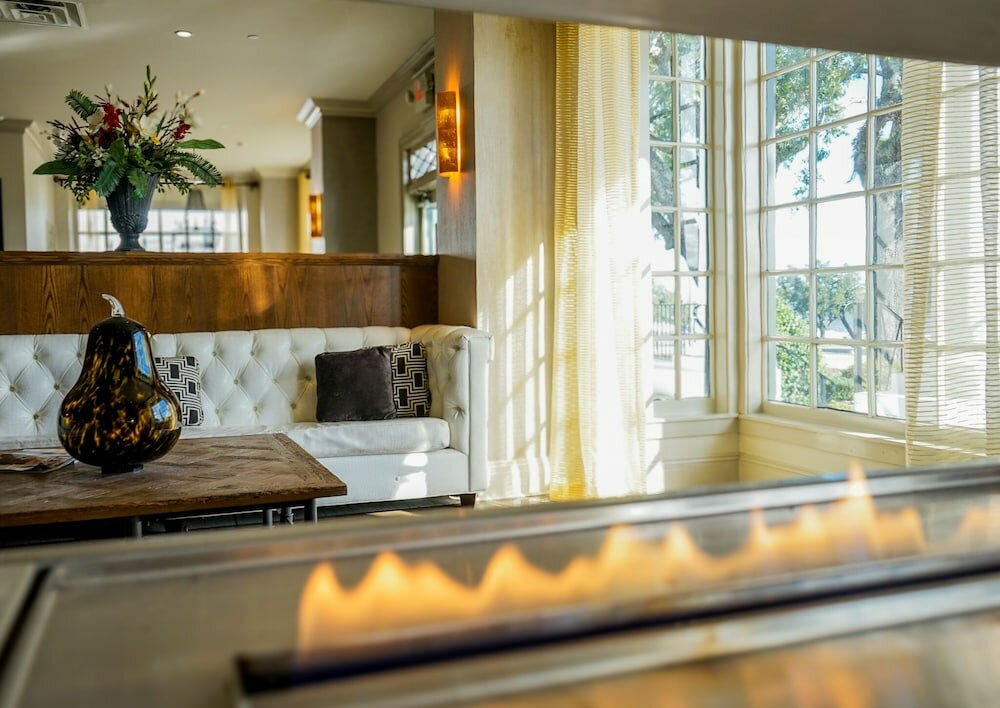 Фото White House Hotel