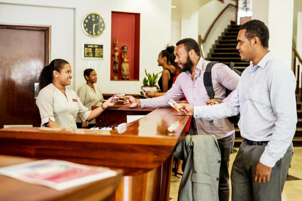 Фото Crown Hotel