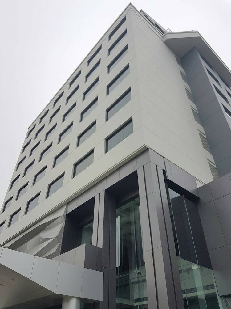 Фото Louis Tavern Hotel