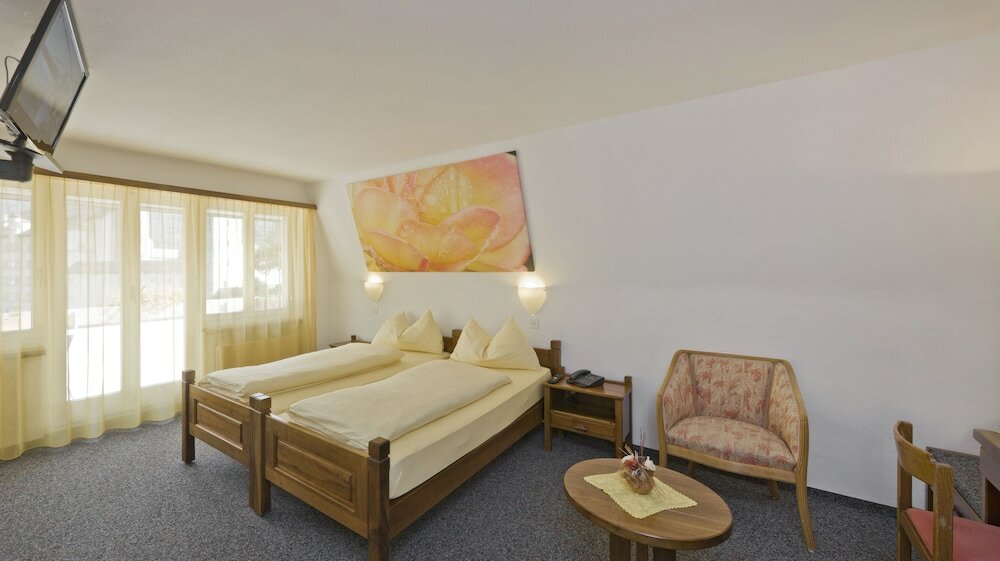 Фото Schlosshotel - Self Check-In Hotel am Schlosspark