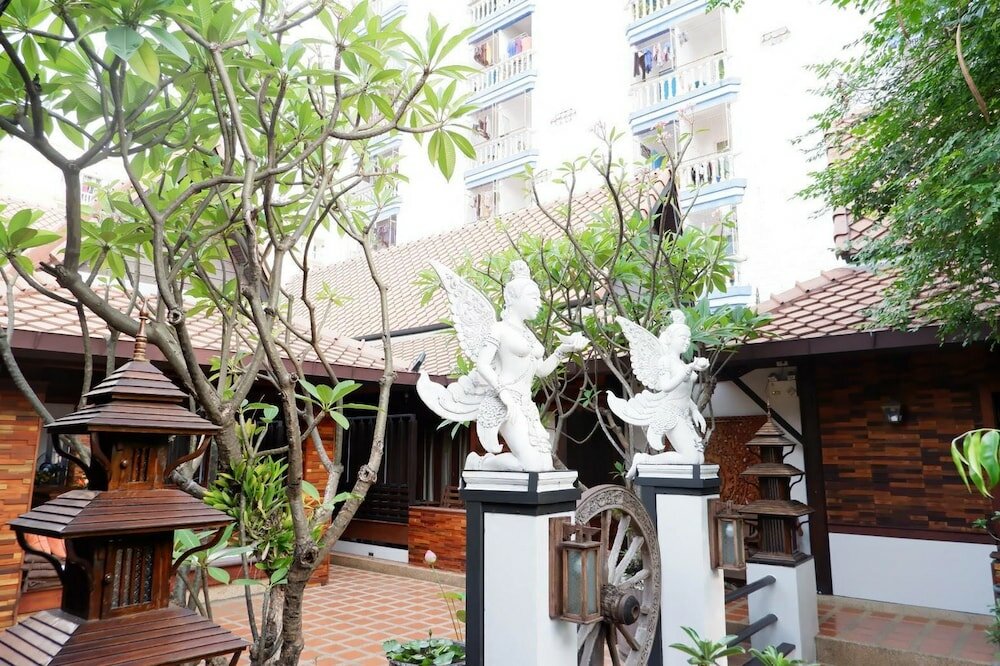 Фото Yotaka Boutique Hotel Bangkok