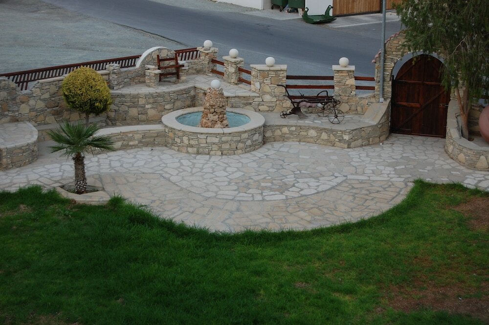 Фото Moniatis Hotel