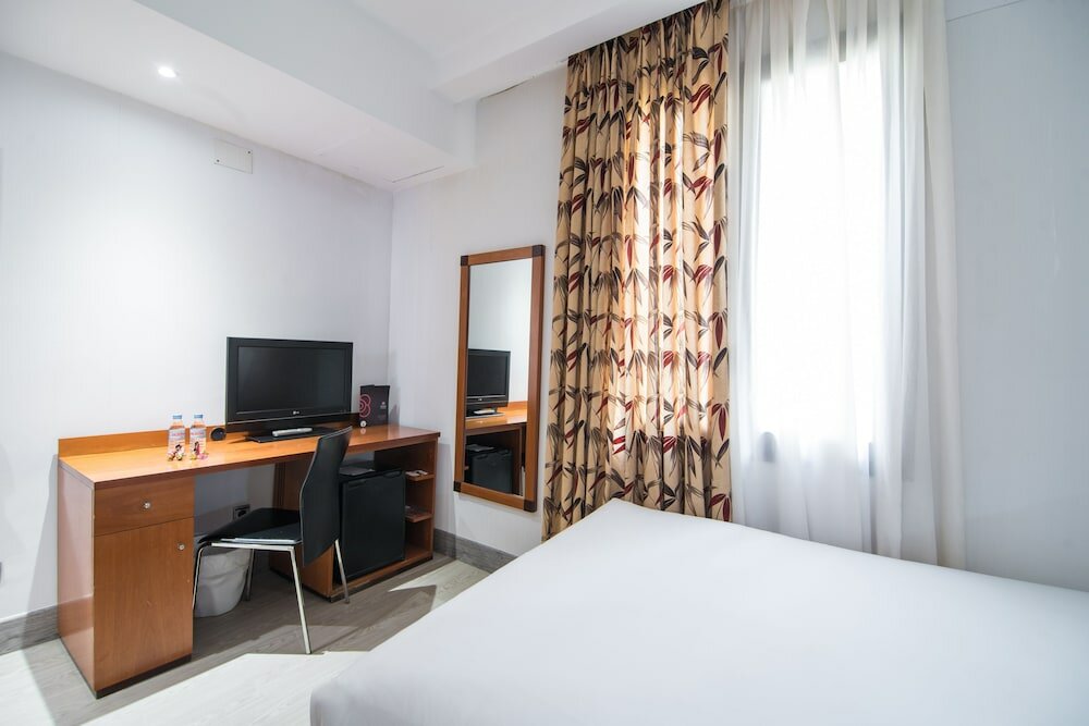 Фото Petit Palace Preciados