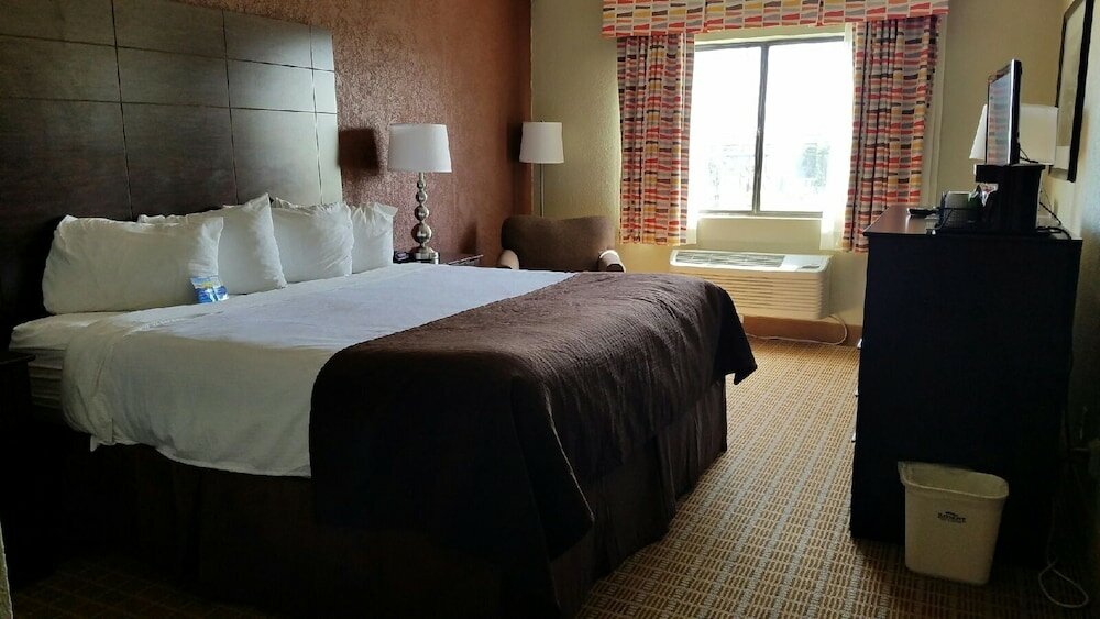 Фото Baymont by Wyndham Midland Airport