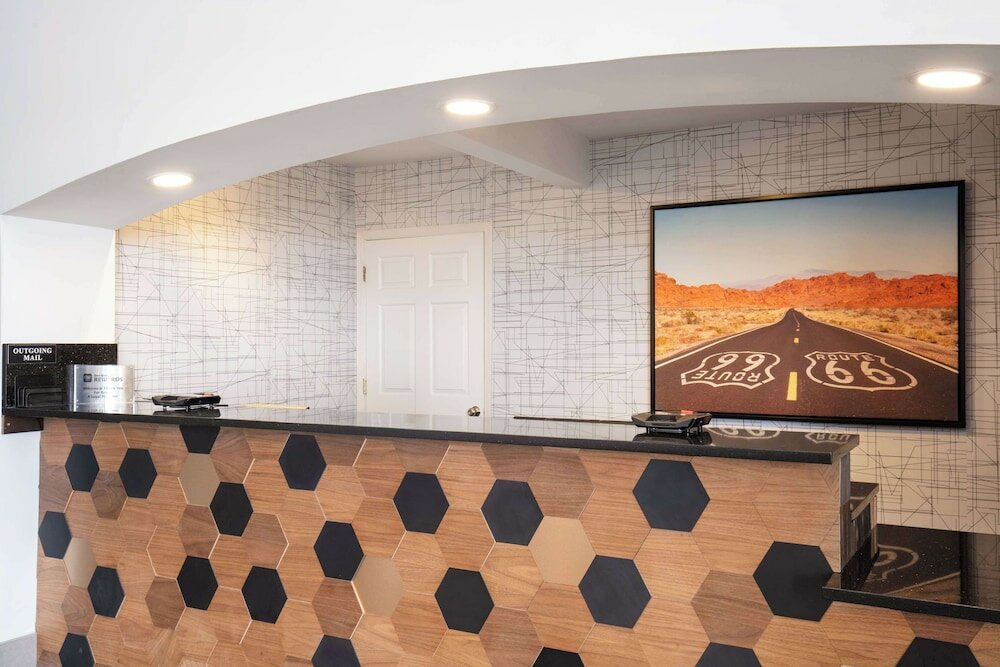 Фото Best Western Plus King's Inn & Suites