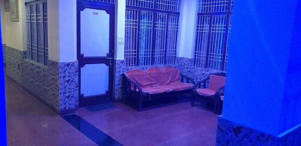 Фото Hotel Royal Taj