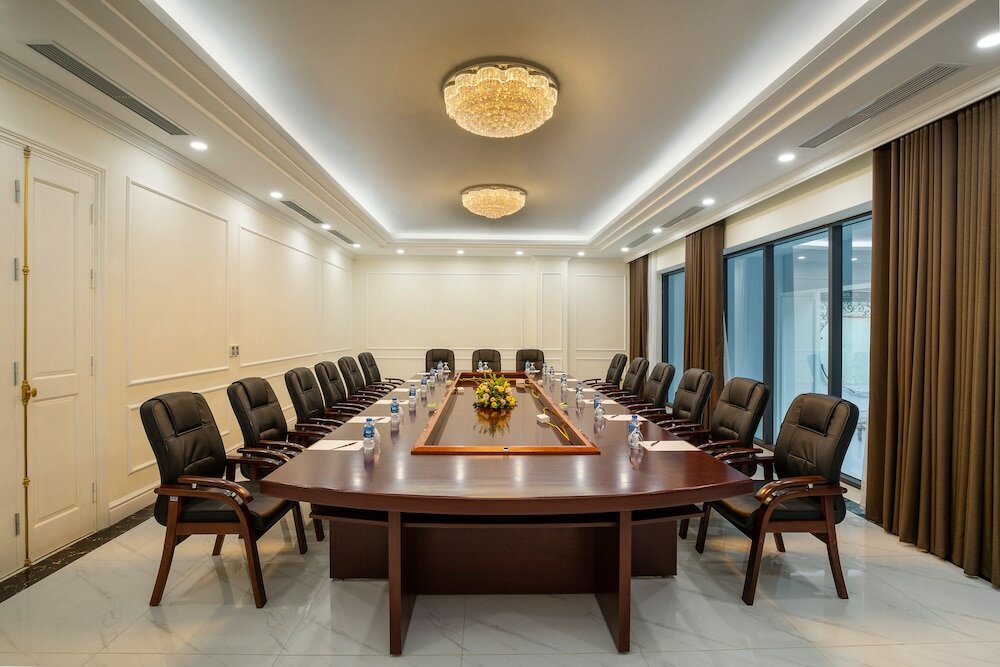 Фото Adonis Hotel