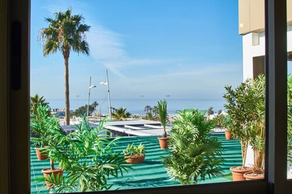 Фото Mabrouk Hotel And Suites