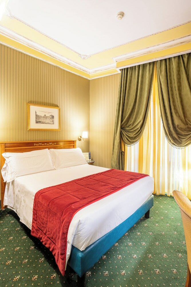 Фото Hotel Manfredi Suite in Rome
