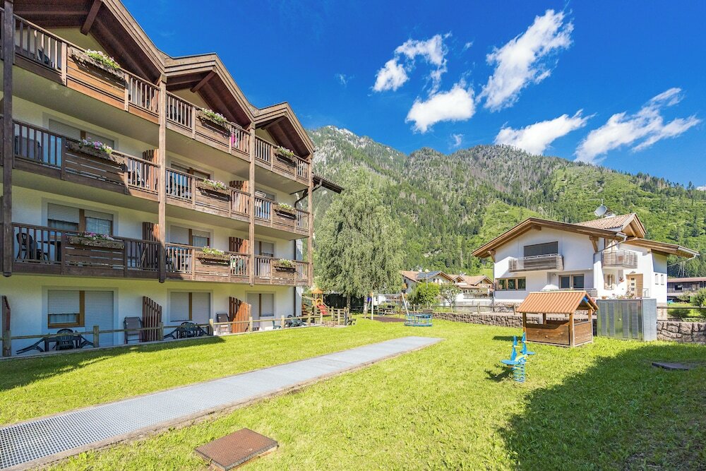 Фото Aparthotel Majestic