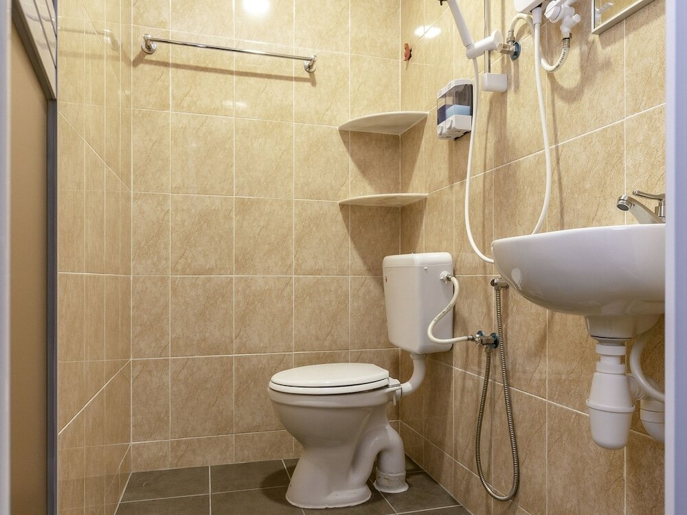 Фото Oyo 778 BMW 2 Hotel