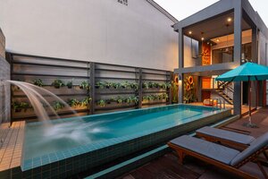 Гостиница Recenta Style Phuket Town