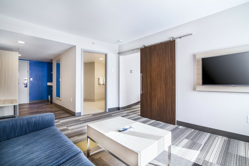 Фото Holiday Inn Express & Suites Langley