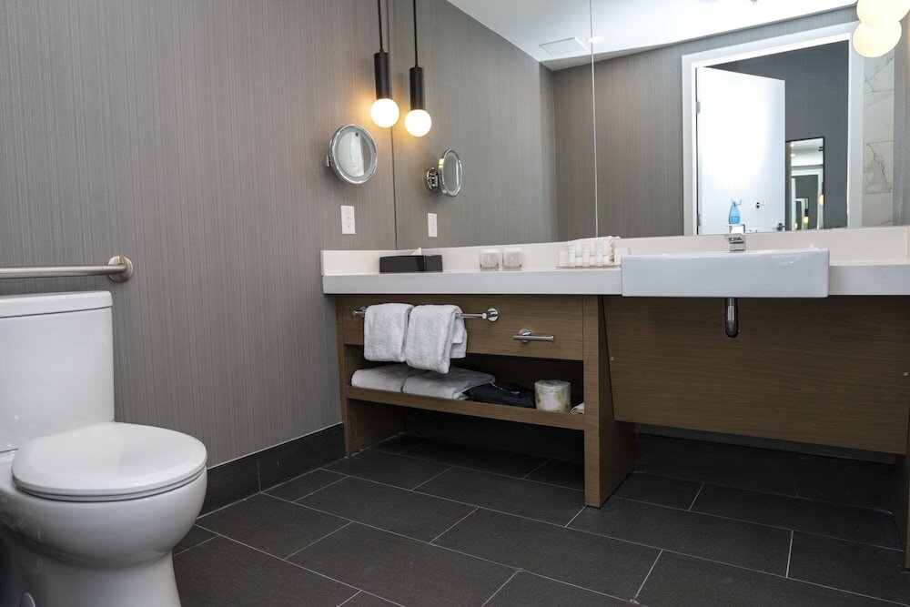 Фото Sandman Signature Sherwood Park Hotel