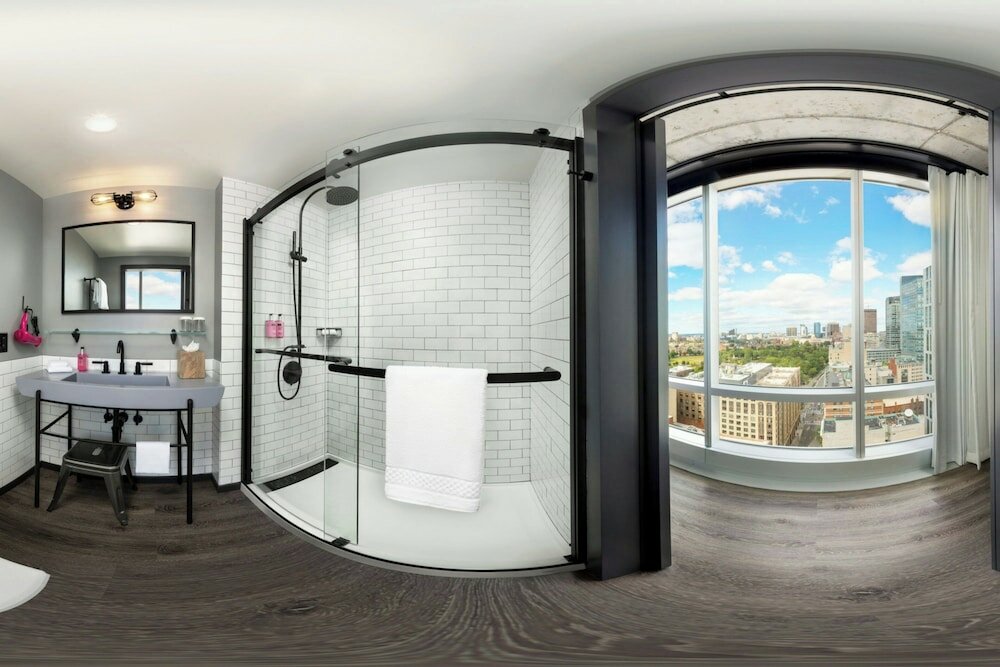 Фото Moxy Boston Downtown