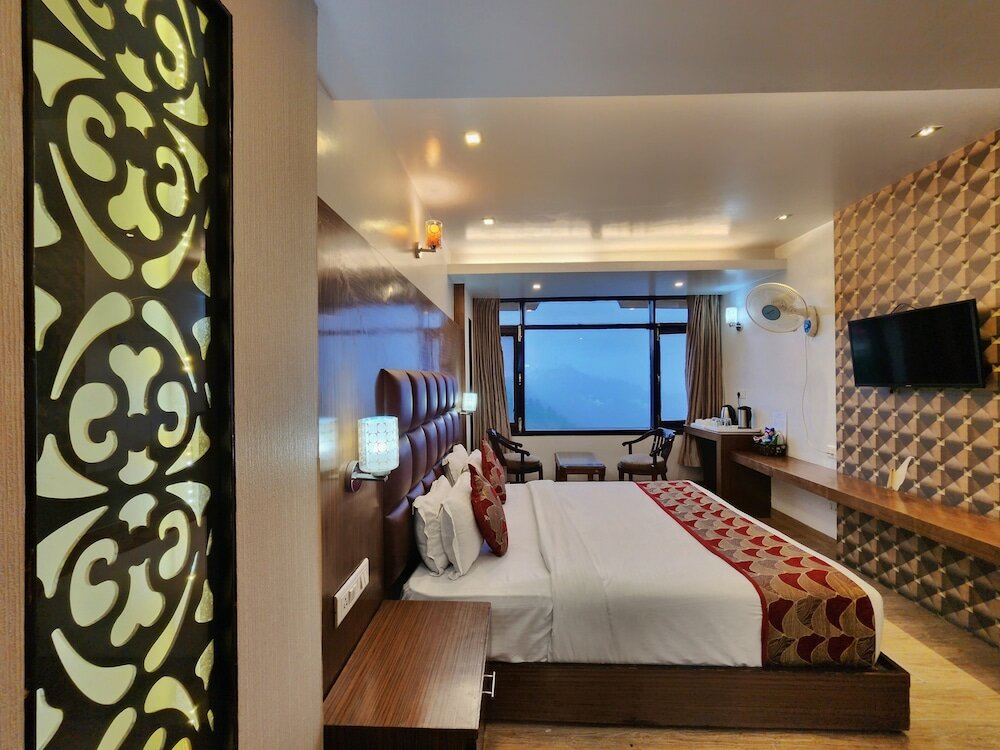 Фото Hotel Surya