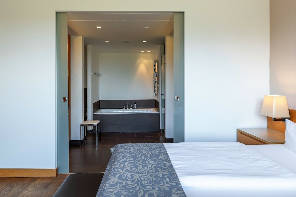 Фото Schlossgut Gross Schwansee