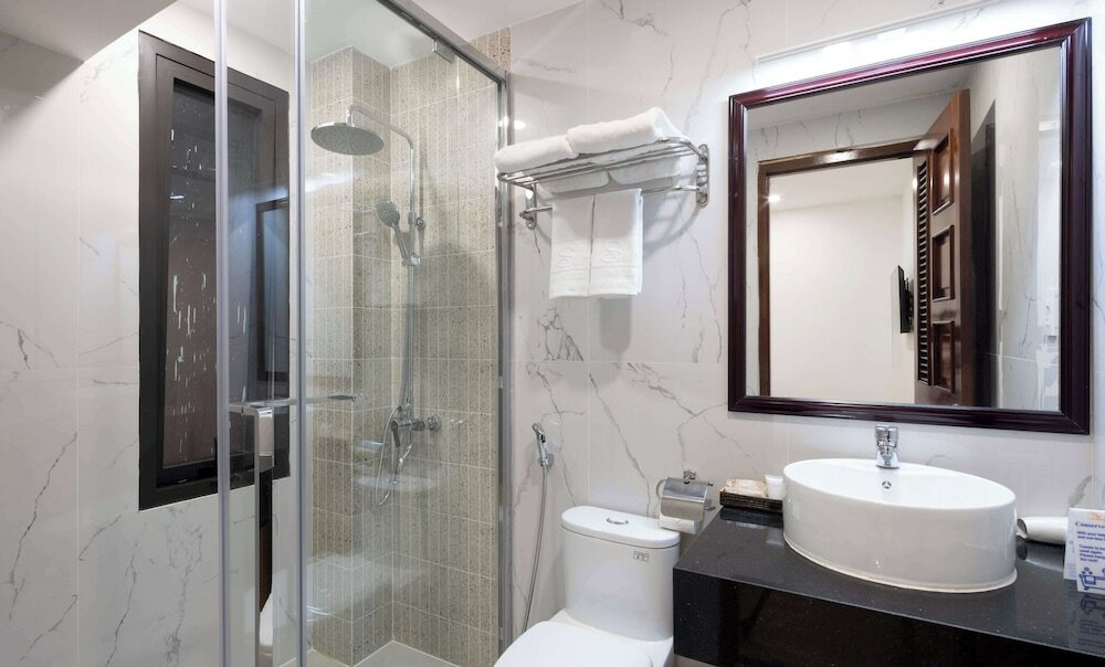 Фото The Summer Hotel