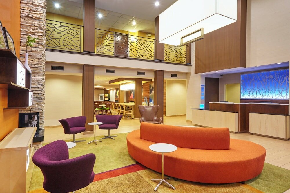 Фото Fairfield Inn & Suites by Marriott Lombard