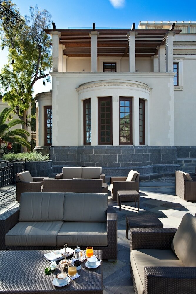 Фото The Ashbee Hotel