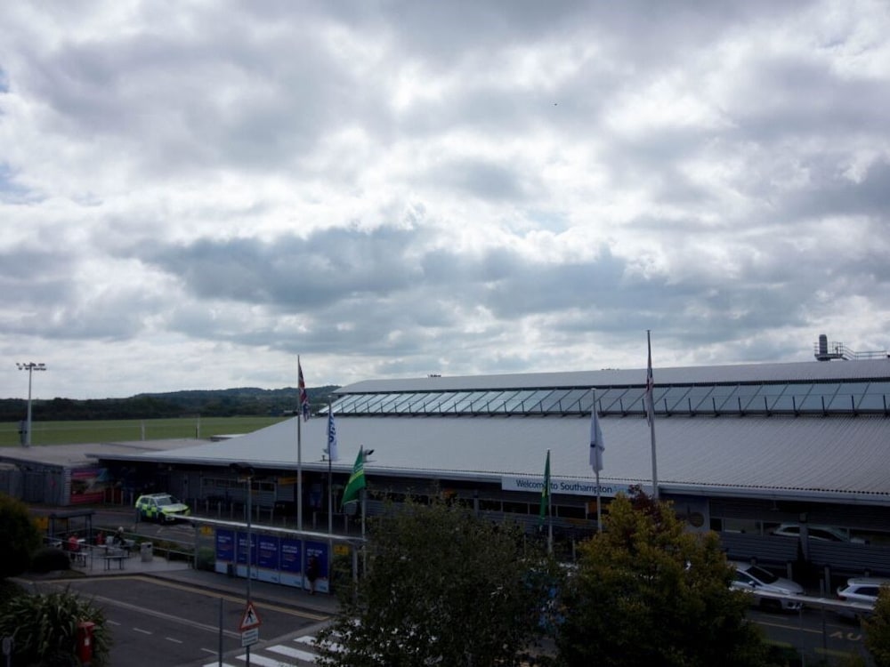 Фото Beddoe Apartments