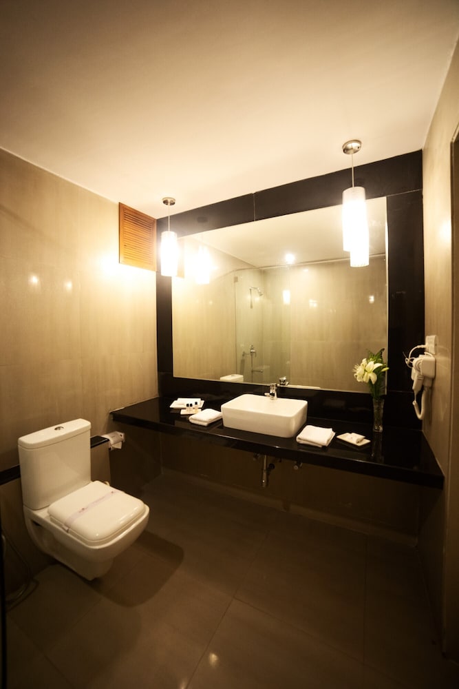 Фото Hotel Hilltop Palace