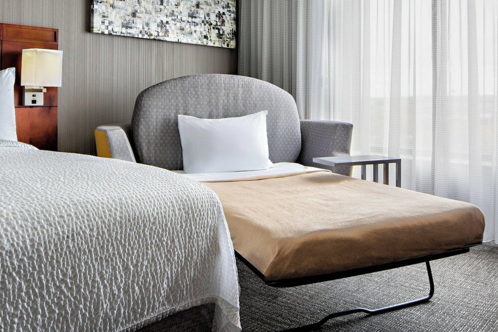 Фото Courtyard by Marriott Downtown Grand Rapids