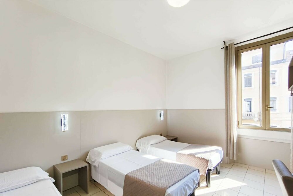 Фото Hotel Mondial