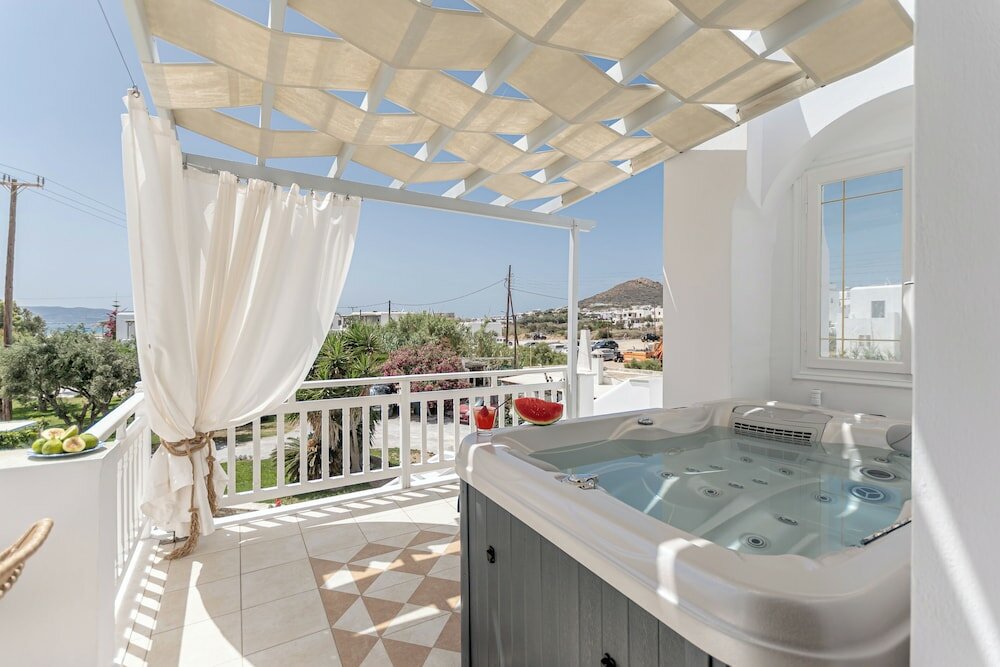 Фото Birikos Hotel & Suites