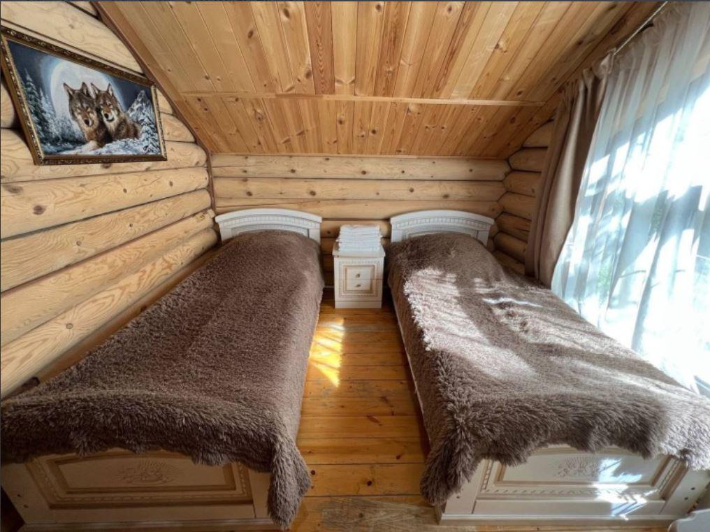 Фото Домик в лесу