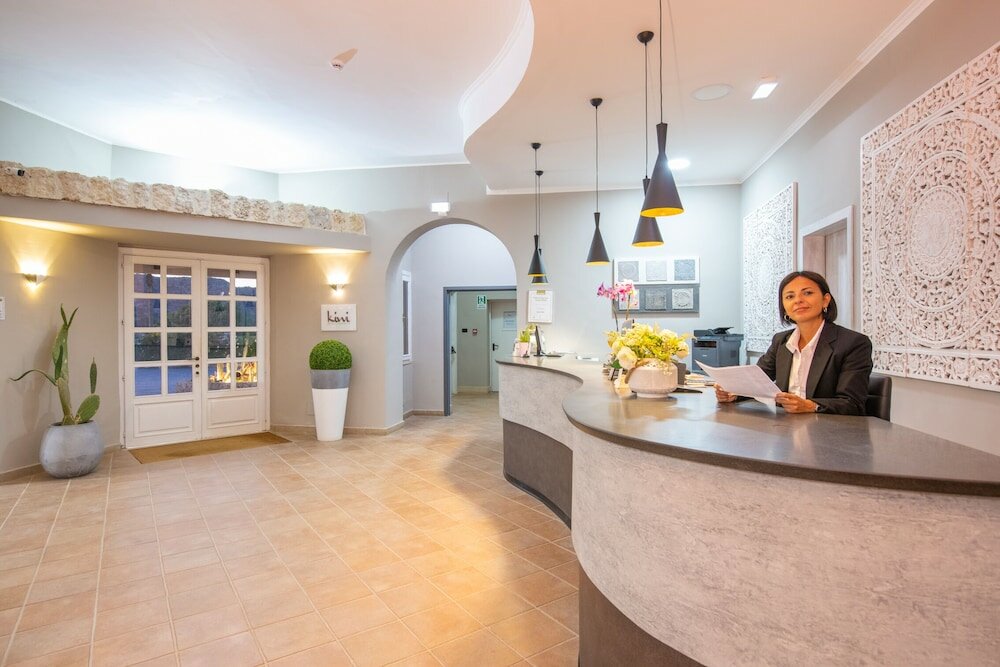 Фото отеля 2