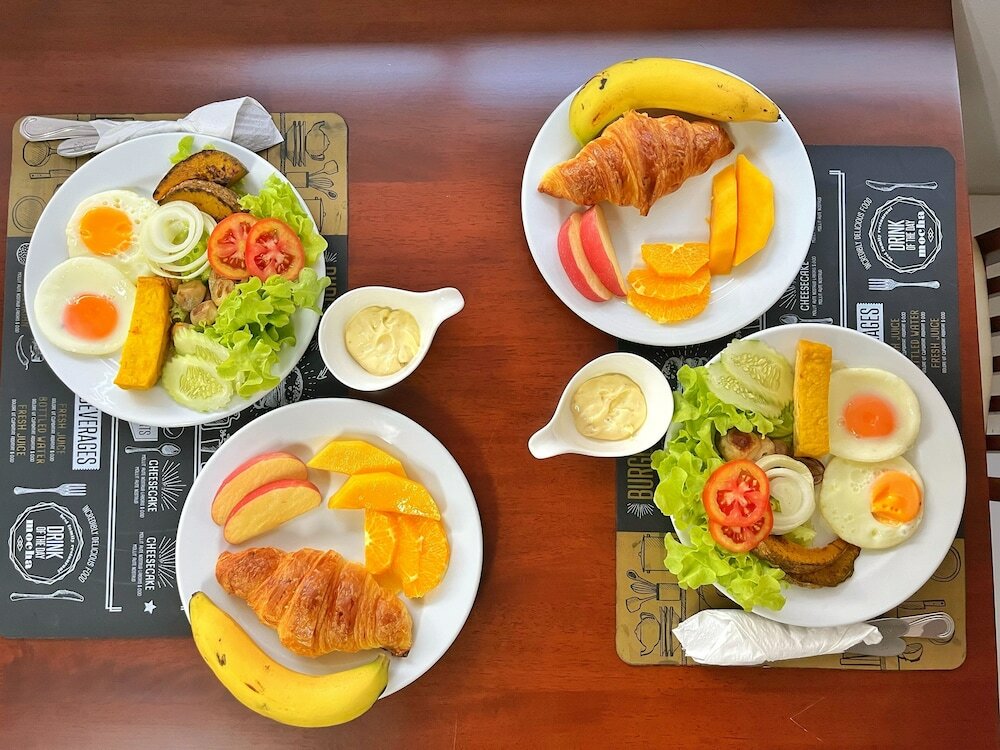 Фото Peak Boutique City Hotel