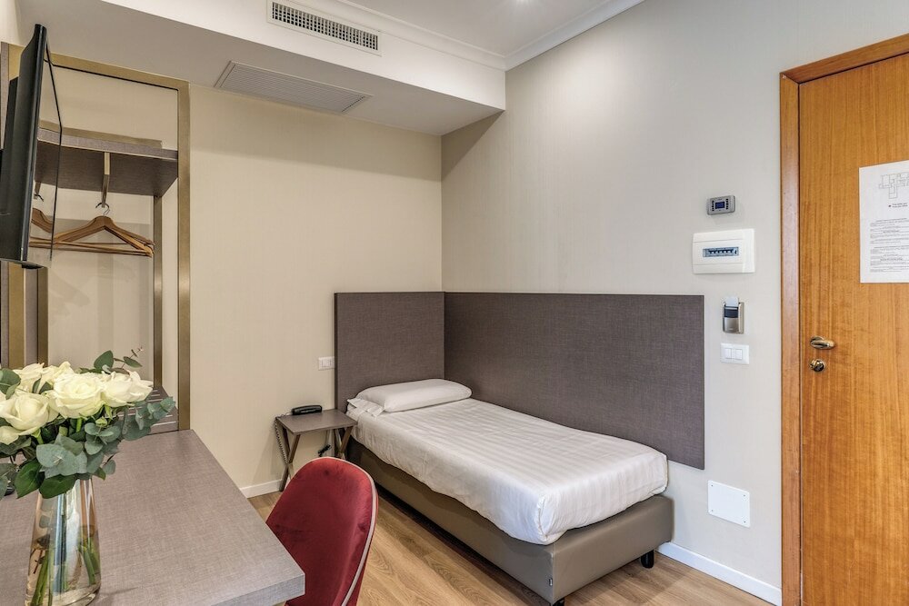 Фото Flower Garden Hotel Rome