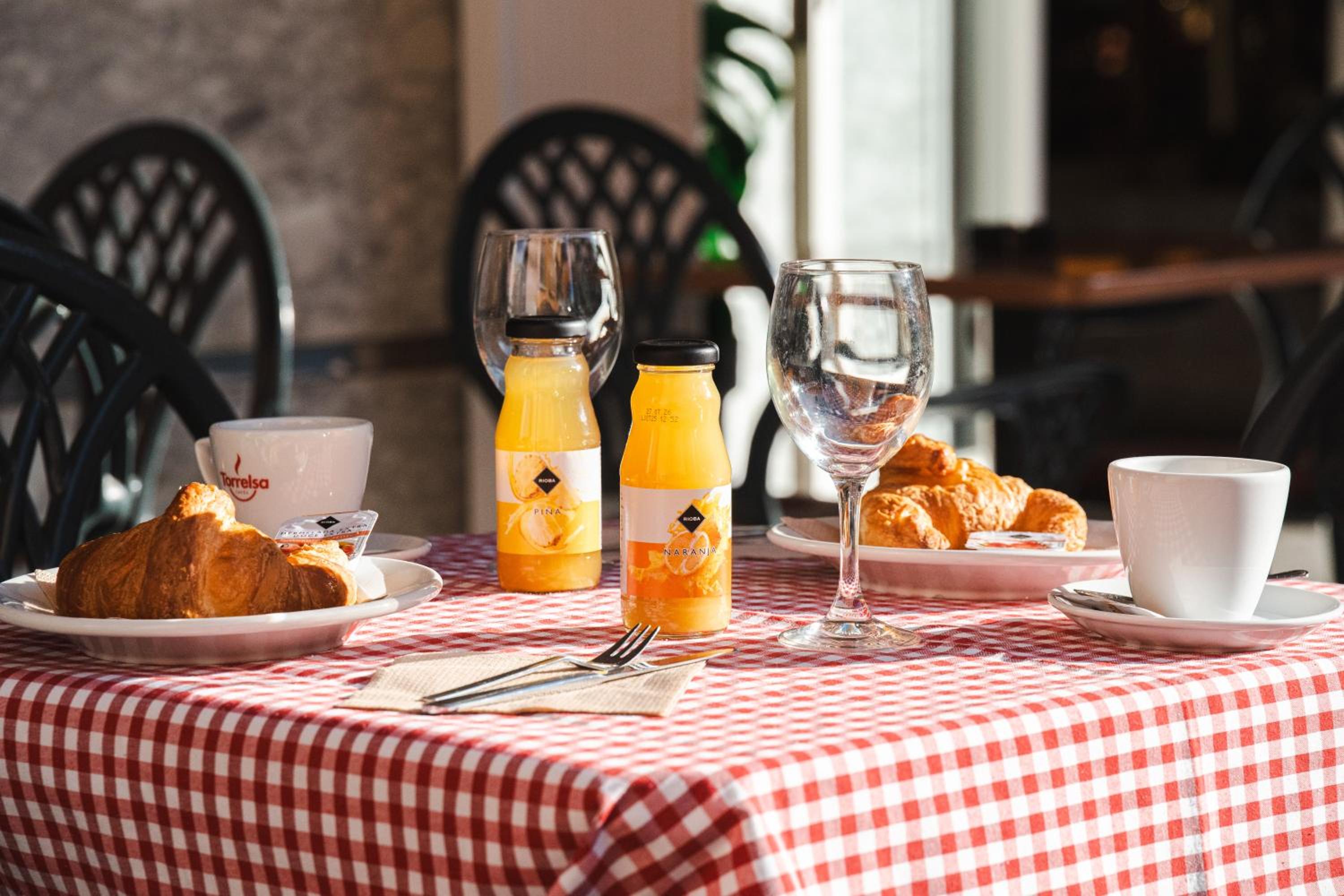 Фото Hotel Placa