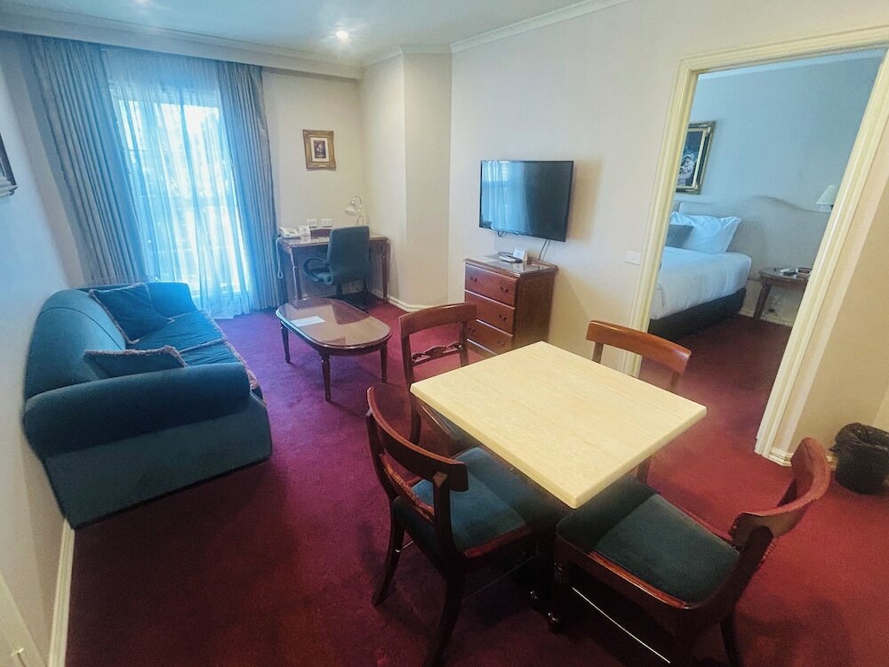 Фото Canterbury International Hotel