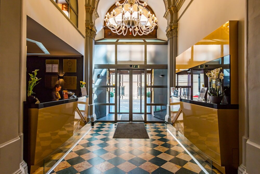 Фото отеля 2