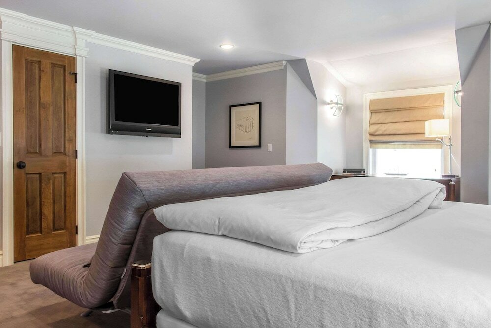 Фото The Peacock Inn, Ascend Hotel Collection