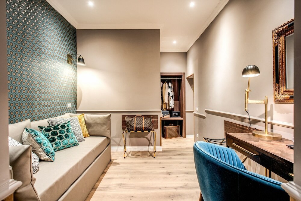 Фото Tree Charme Parliament Boutique Hotel