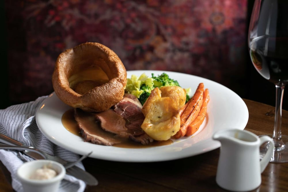 Фото The Rose & Crown Wimbledon