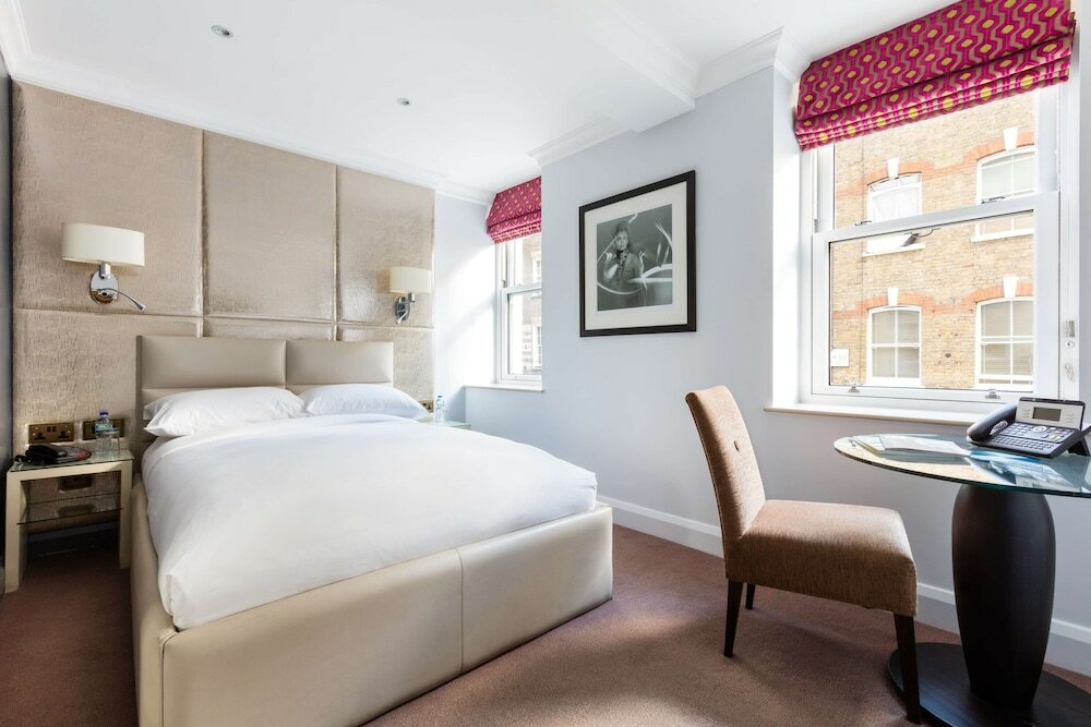 Фото Radisson Blu Edwardian Mercer Street Hotel, London
